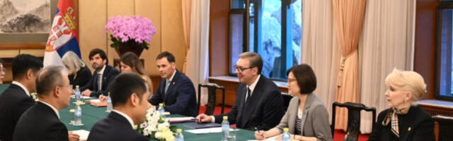 Vučić sa predstavnicima kineskih kompanija: Na stolu projekti od nuklearne energije do letećih automobila