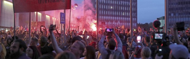 Na protestu u Ljubljani oko 8.000 ljudi, ministar policije krivi opoziciju