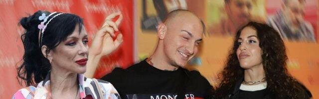 SVI DETALJI AFERE VENDI I DESINGERICE: Pevačica se oglasila i PRIZNALA ISTINU - "Ostao mu je karmin..."