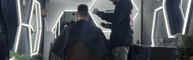 Бер­бер­ни­ца на точ­ко­ви­ма