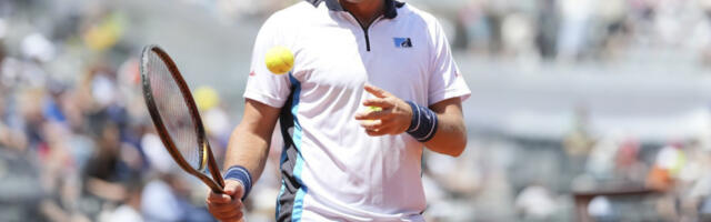 Oglasili se Čileanci! Lajović nakon udarca u staklo doživeo OZBILJNE POVREDE! Evo u kakvom stanju se nalazi