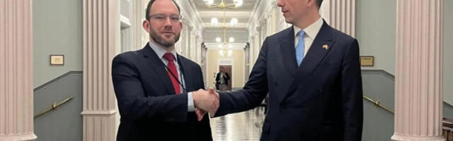 “Jaka partnerstva grade se na poverenju”: Đurić se sastao sa Bejkerom u Beloj kući