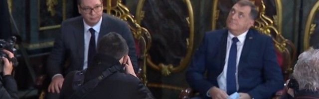 Dodik bio na ustoličenju patrijarha i ljudi se pitaju: "Šta to gledaš, Mile"