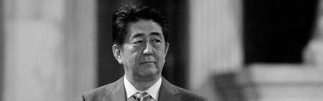 Preminuo bivši premijer Japana posle atentata