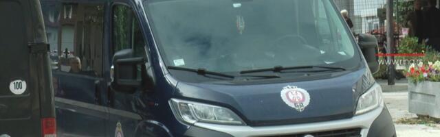 Pritvor za nasilnog brata bivšeg fudbalera! Čoveku preprečio put na ulici i teško ga povredio!