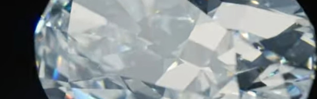Dijamant prodat za 15,7 miliona dolara!
