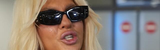 "Ovo pustiš u kafani kada želiš da rasteraš goste": Karleuša peva na engleskom (VIDEO)