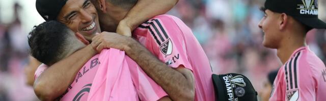 Osvajali su Svetsko i Evropsko prvenstvo, Lige šampiona i domaće lige: Sada su se zajedno oprostili /FOTO/