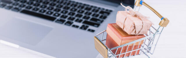 Све више људи користи интернет картицаме и е-новац