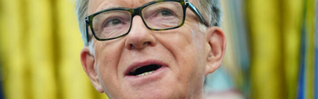 Осрамоћени британски министар учествовао у кампањи дискредитовања новинара