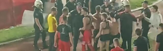 Bruka u Kragujevcu: huligani napali igrače Radničkog posle opstanka