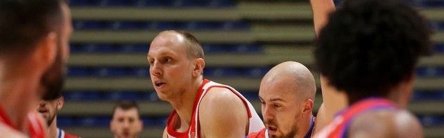 Zvezda na krilima domaćih igrača traži plasman u deveto uzastopno finale Superlige