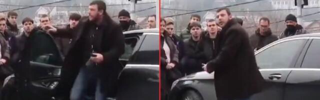 Priveden čovek koji se "mercedesom" zaleteo na đake na blokadi