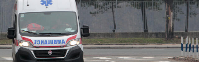 HULIGANI PRETUKLI DEDU (71) DOK JE ČEKAO AUTOBUS KOD KOVILOVA Udarali ga motkama po glavi i telu