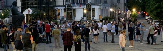 Počeo protest na Đačkom trgu u Kragujevcu (VIDEO)