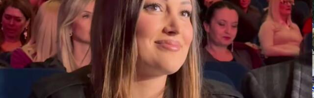 ŠOK-IZDANJE ALEKSANDRE PRIJOVIĆ NAKON POROĐAJA! Pevačica uhvaćena na koncertu Saše Kovačevića, evo kome je poletela u zagrljaj! (VIDEO)