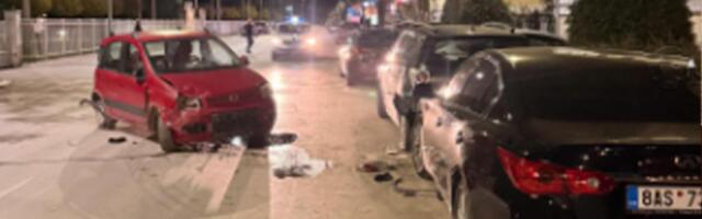 MLADIĆ IZAZVAO KARAMBOL U ČAČKU! Izgubio kontrolu nad automobilom, pa oštetio više parkiranih vozila (FOTO)