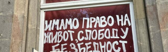 VIDEO Protest studenata Akademije umetnosti: "Bojite li se umetnosti ili istine?"