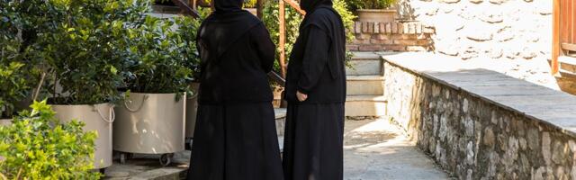 Ovako i monahinje peru veš bez hemije: Jedna namirnica menja omekšivač, a tvrdokorne fleke nestaju prirodno
