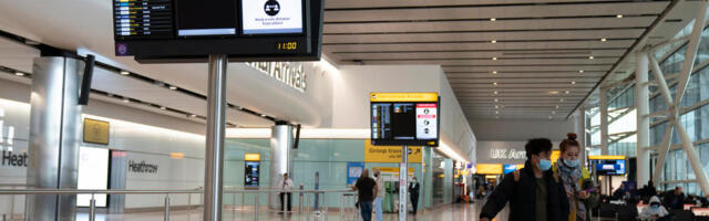 UZBUNA NA JEDNOM OD NAJVEĆIH AERODROMA U EVROPI: Policajci naoružani do zuba jurišaju po terminalima, veliki incident u Londonu (VIDEO)