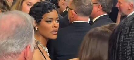 "Ne diraj me!" Skandal na dodeli Oskara: Tejana Tejlor urlala na čoveka u bekstejdžu (VIDEO)