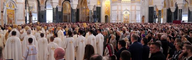 Časni pojas napušta Beograd: Tokom 17 dana mu se poklonilo gotovo MILION vernika!