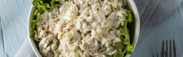 Preukusna pileća salata sa kikirikijem: Svi traže recept, a gotova je za 15 minuta