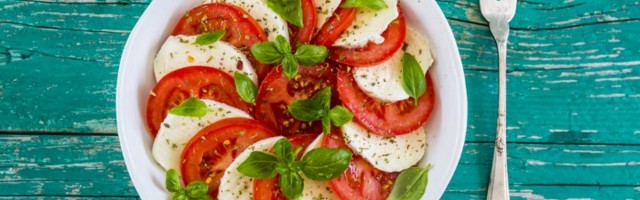 Italijanska salata broj jedan: Kapreze sa stilom