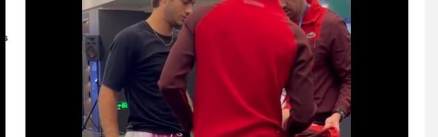 Ovo može samo Novak - "počistio" ga u osmini finala, pa mu udelio autogram VIDEO