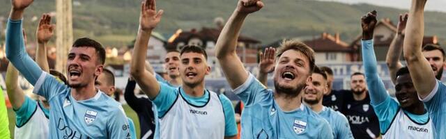 NEBITNO JE KADA JE DOČEK, PAZARCI ĆE ZAPALITI GRAD: Navijači u sitnim satima dočekali svoje ljubimce na lud način! (VIDEO)