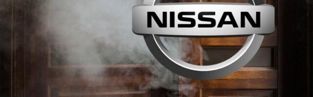 SAZNAJEMO! DIREKTORU "NISANA" ZAPALILI VRATA STANA! Kamera snimila napadače u crnoj garderobi, s rukavicama!