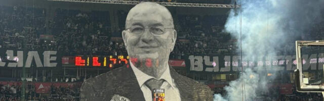 PRIZOR KOJI TERA SUZE NA OČI: Sin Predraga Danilovića na originalan način odao počast Dušku Vujoševiću (FOTO)