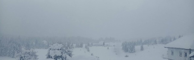 Мештани прибојског села Крњача у страху од нових падавина, пут им није проходан ни од првог снега