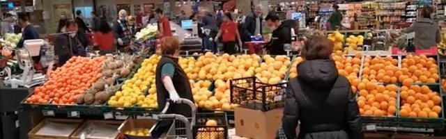 NENORMALNE GUŽVE U SUPERMARKETIMA! Beograđani pohrlili pred vaskršnji policijski čas! (Video)