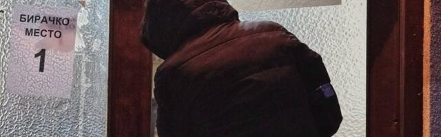 Blokaderski teror: Slikaju ljude po Negotinu, pokušavaju da ih spreče da izađu na glasanje (FOTO)