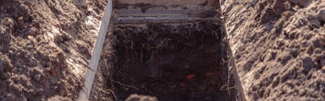 Miroslav legao u sveže iskopan grob zbog bizarnog razloga! Snimak srušio mreže: Ovo do sada nije viđeno nigde