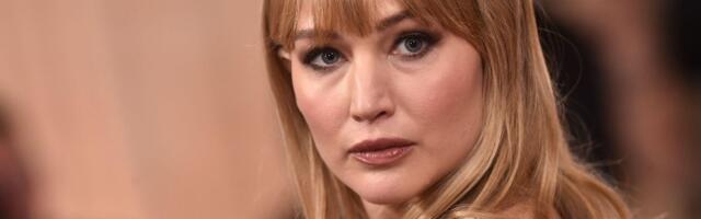 Gola haljina Dženifer Lorens: Opasna, zavodljiva - i nikome ne stoji toliko lepo kao njoj, a evo i zašto