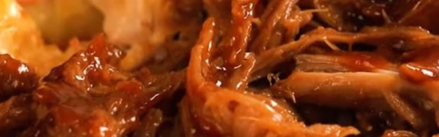 Sočna svinjska plećka u neverovatno ukusnom sosu, fantastična ideja za porodični ručak!