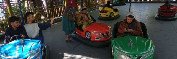 Talibani oduševljeni luna parkom ubili vlasnika i maksimalno se opustili