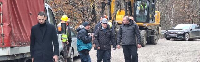 Vesić: Izgradnjom loklanih puteva i priključenjem na autoput Ivanjica će postati još razvijenija