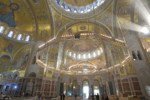 Велелепни мозаик у Храму Светог Саве сада видљив у пуној лепоти