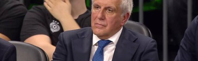 Izraz lica Željka Obradovića pokazuje svu nemoć Partizana dok ja PAO pravio seriju 25:0