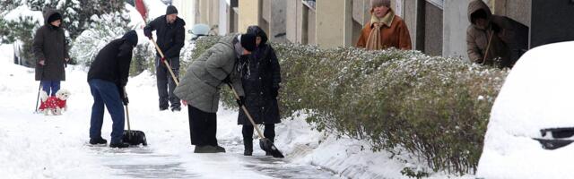 Pokret Bravo poziva Novosađane da čiste sneg, gradske službe tvrde da je očišćeno skoro sve