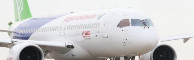 Putnički avion usled kvara sleteo na plažu i završio u moru: Nestvarne scene iz Mogadiša