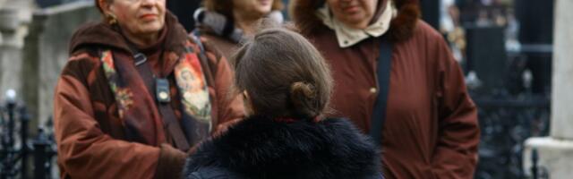 "Izletnik" u poseti Novom groblju: Prošetali smo s damama iz kultnog udruženja kroz "Muzej na otvorenom"