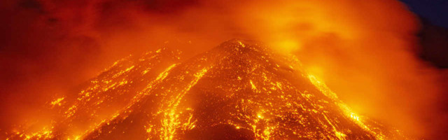 (VIDEO) Vulkan Etna više od nedelju dana izbacuje lavu: Zbunjeni i najiskusniji stručnjaci…