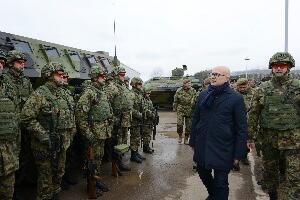Вучевић и генерал Мојсиловић обишли јединице Треће бригаде у Куршумлији
