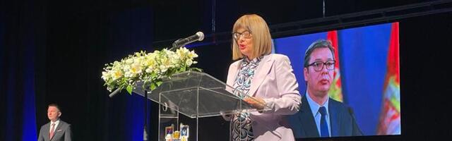 Maja Gojković primila priznanje Počasni građanin Gornjeg Milanovca u ime Aleksandra Vučića