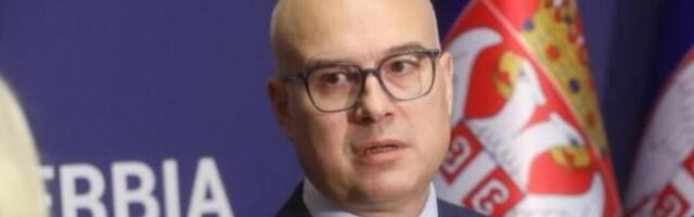 PROPUŠTENA ŠANSA DA SE RASPRAVLjA O BUDžETU Premijer Vučević: Miroslav Aleksić je čupao mikrofone, nisam video pijetet prema žrtvama!