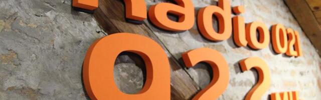 "Novogodišnja jelka" Radija 021: Brojni pokloni za slušaoce